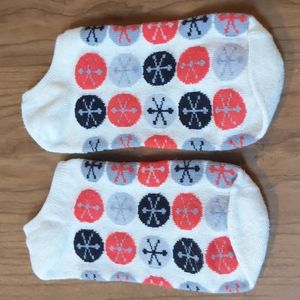 Cream Gray Black And Red Christmas Socks.